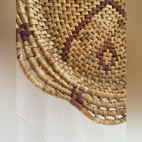 Larger Scalloped Edge Vintage Basket Tray 16 1/2” - Picture 7 of 9